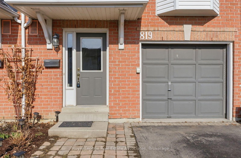 27 - 819 Village Green Blvd, Mississauga, L5E 3H7 | Image 3