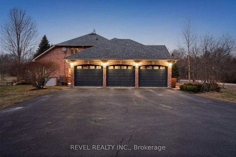 2255 Mohawk Tr, Milton, L0P 1B0 | Image 2