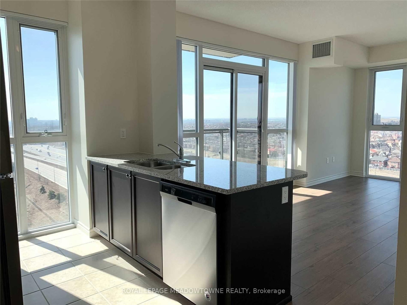 Condo for lease at 2016-349 Rathburn Road, Mississauga, Ontario, L5B 0G9 - Creditview - MLS: W12923942