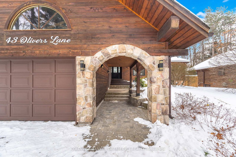 43 Olivers Lane, Caledon, L7C 1G5 | Image 2