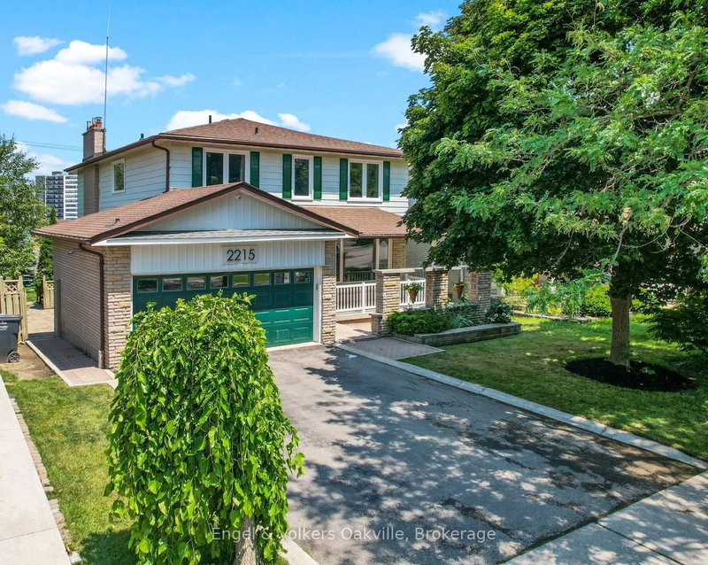 2215 Springfield Crt, Mississauga, L5K 1V3 | Image 2