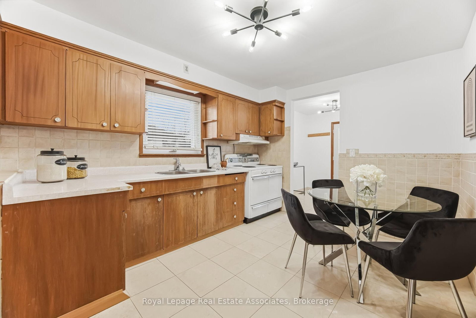 Detached House for sale at 5 Rosewood Avenue, Toronto, Ontario, M8Z 1X3 - Stonegate-Queensway - MLS: W12924746