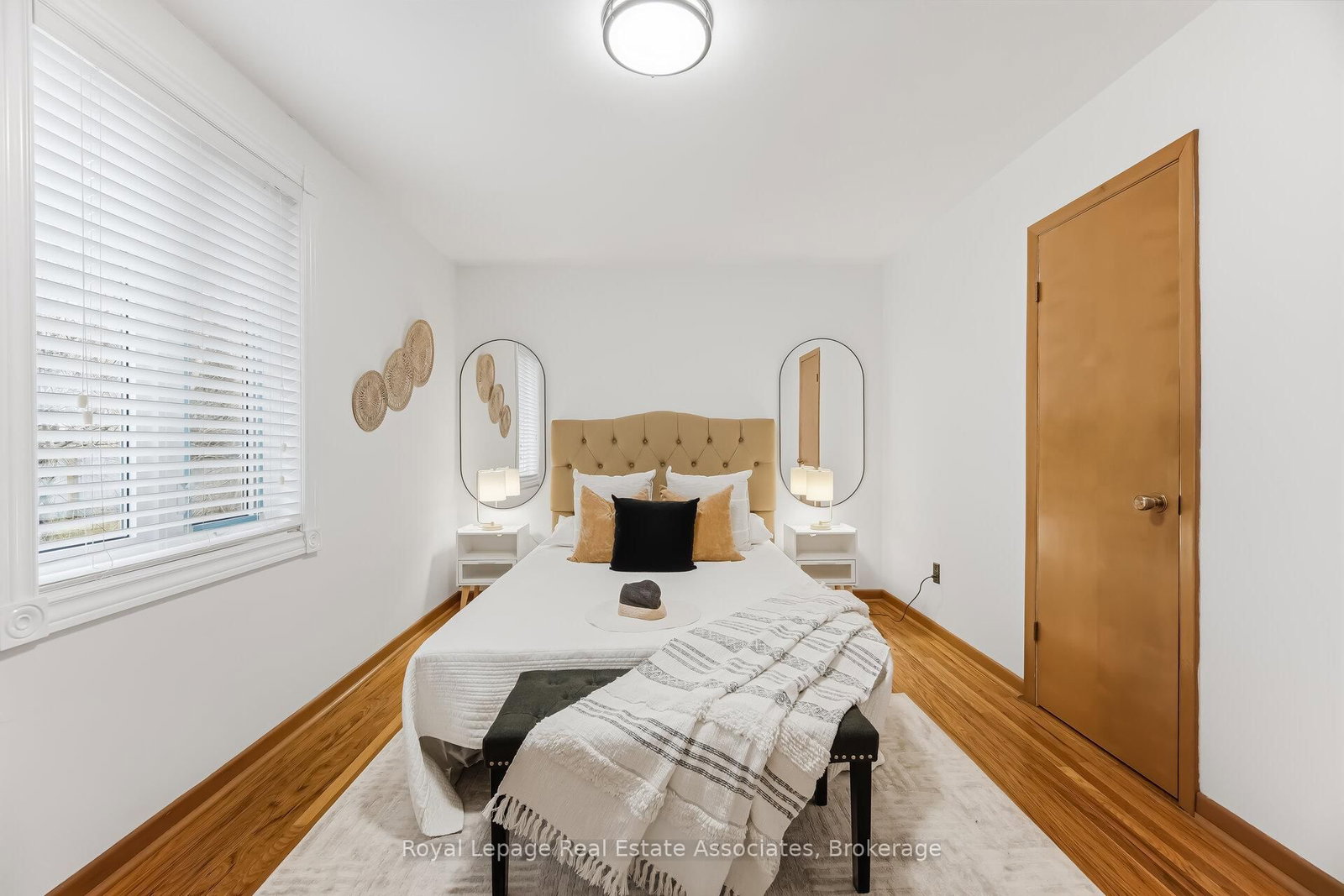 Detached House for sale at 5 Rosewood Avenue, Toronto, Ontario, M8Z 1X3 - Stonegate-Queensway - MLS: W12924746