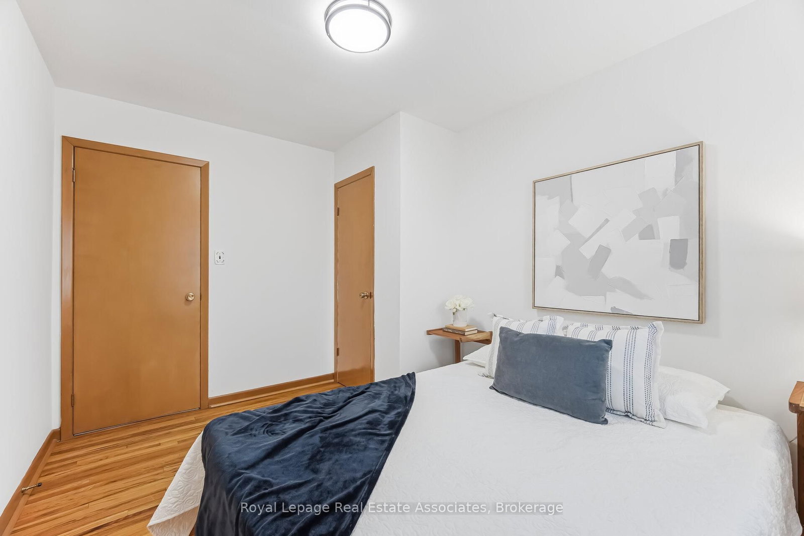 Detached House for sale at 5 Rosewood Avenue, Toronto, Ontario, M8Z 1X3 - Stonegate-Queensway - MLS: W12924746