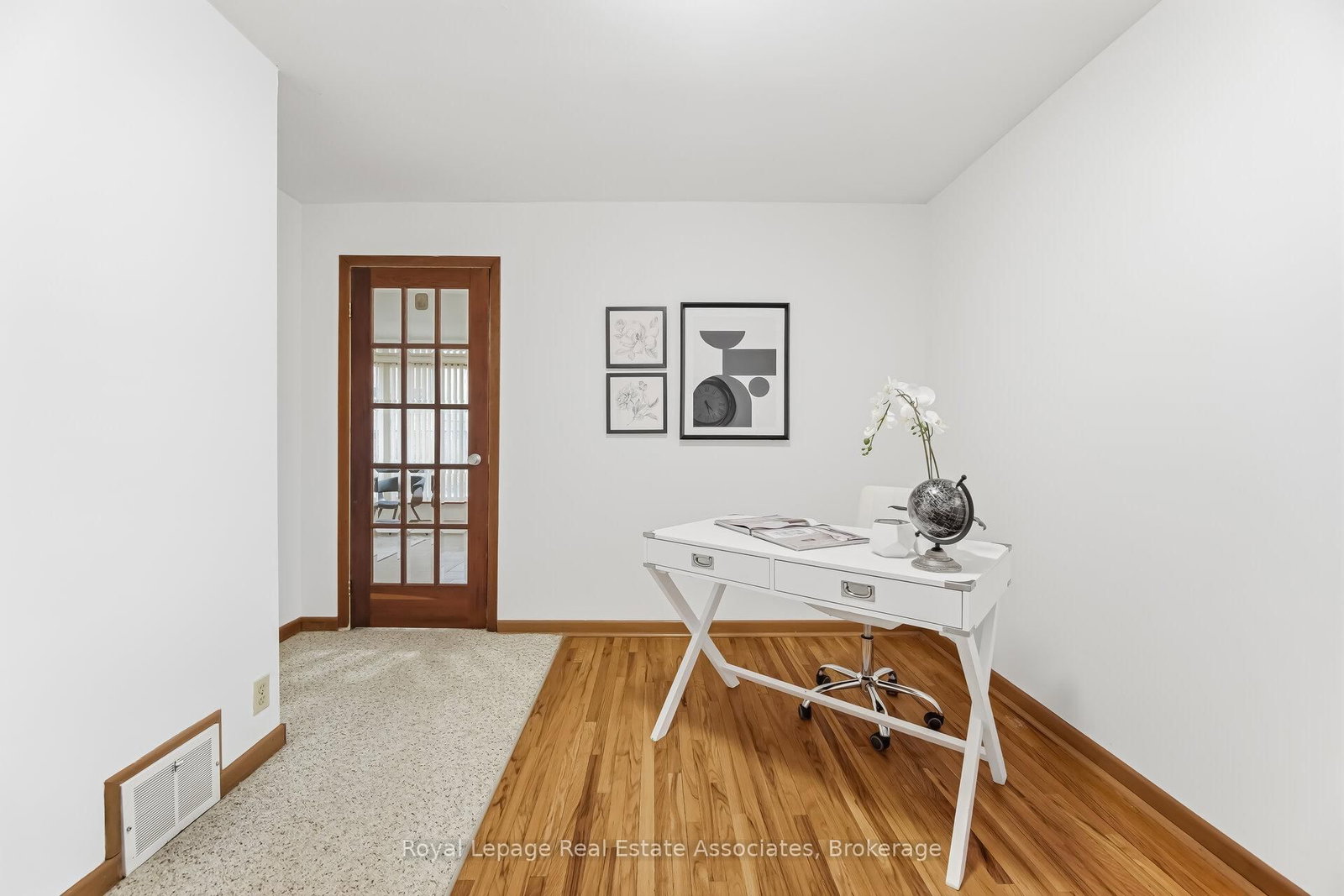 Detached House for sale at 5 Rosewood Avenue, Toronto, Ontario, M8Z 1X3 - Stonegate-Queensway - MLS: W12924746