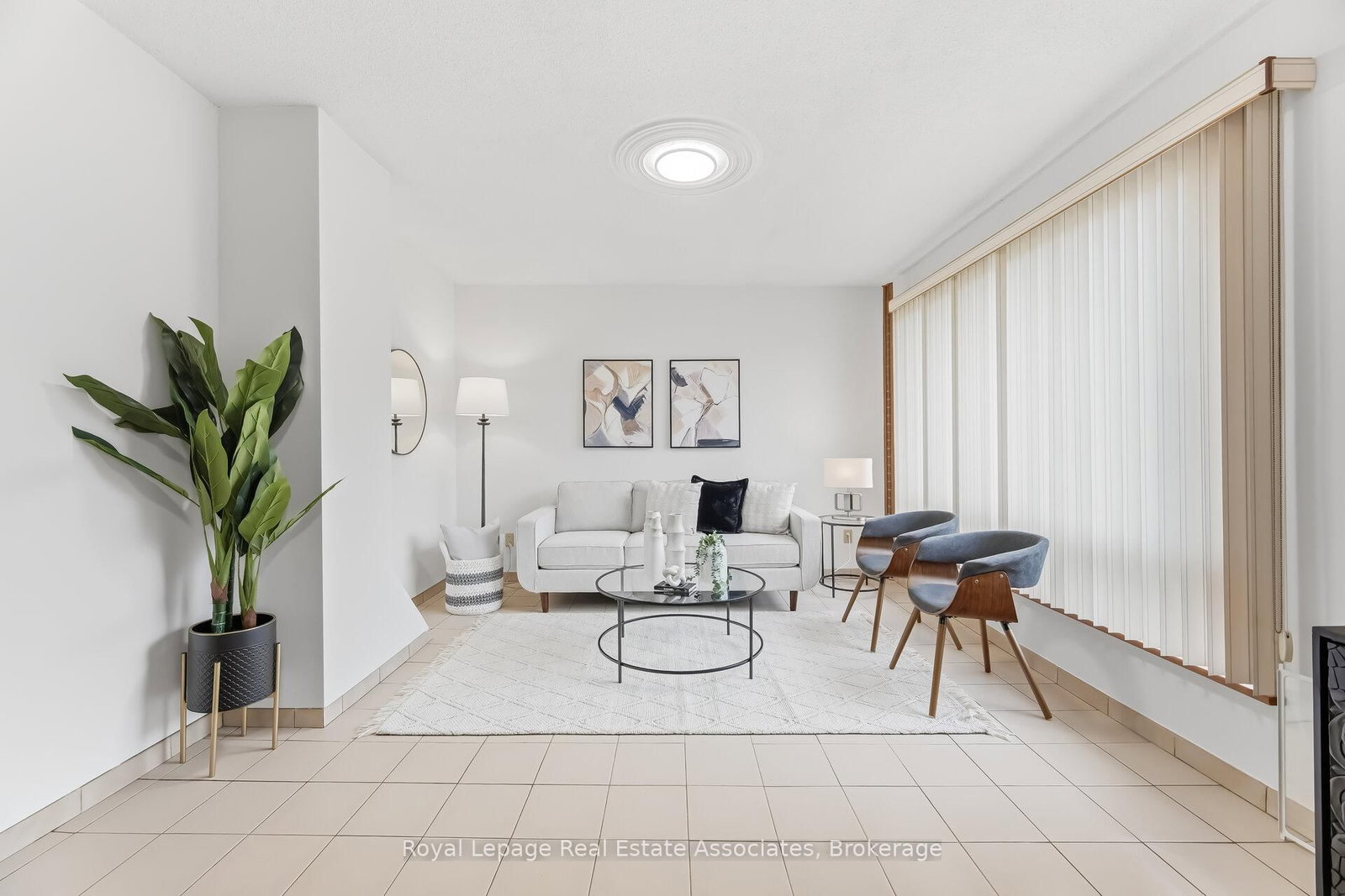 Detached House for sale at 5 Rosewood Avenue, Toronto, Ontario, M8Z 1X3 - Stonegate-Queensway - MLS: W12924746