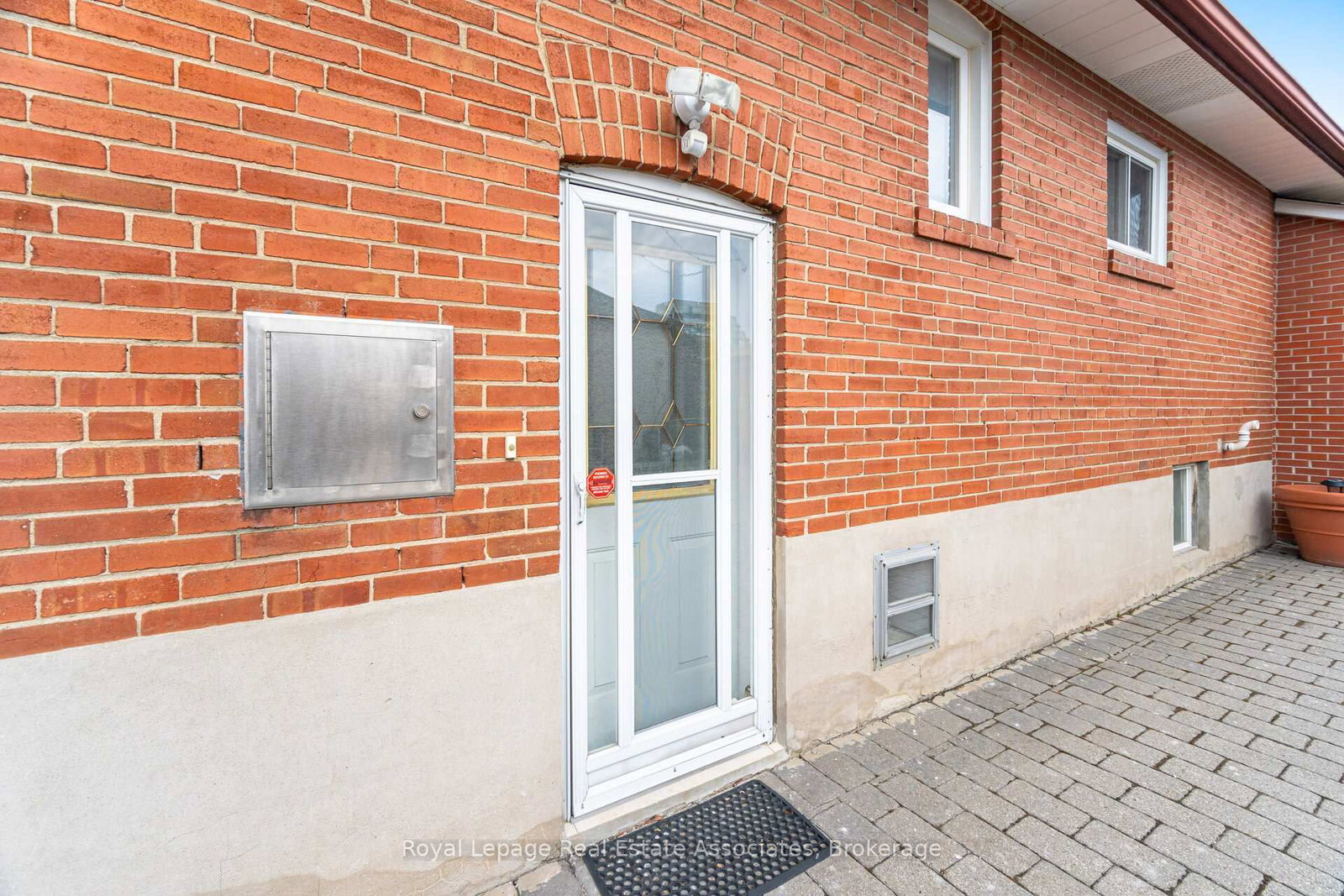 Detached House for sale at 5 Rosewood Avenue, Toronto, Ontario, M8Z 1X3 - Stonegate-Queensway - MLS: W12924746