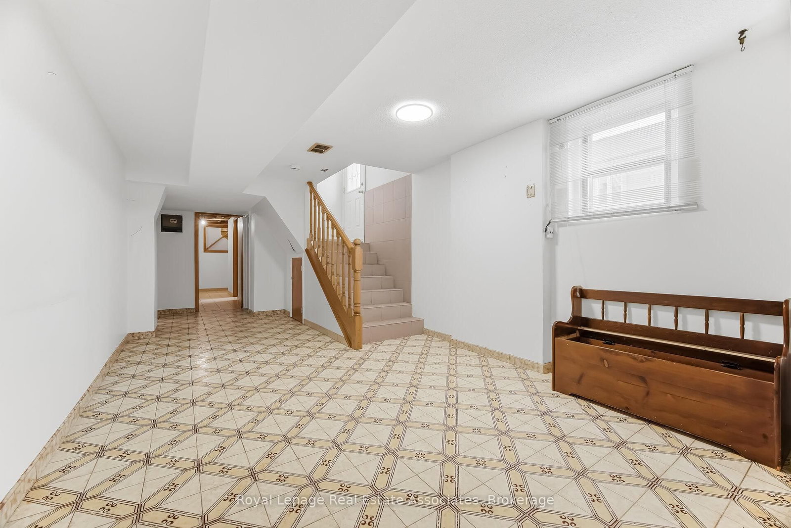 Detached House for sale at 5 Rosewood Avenue, Toronto, Ontario, M8Z 1X3 - Stonegate-Queensway - MLS: W12924746