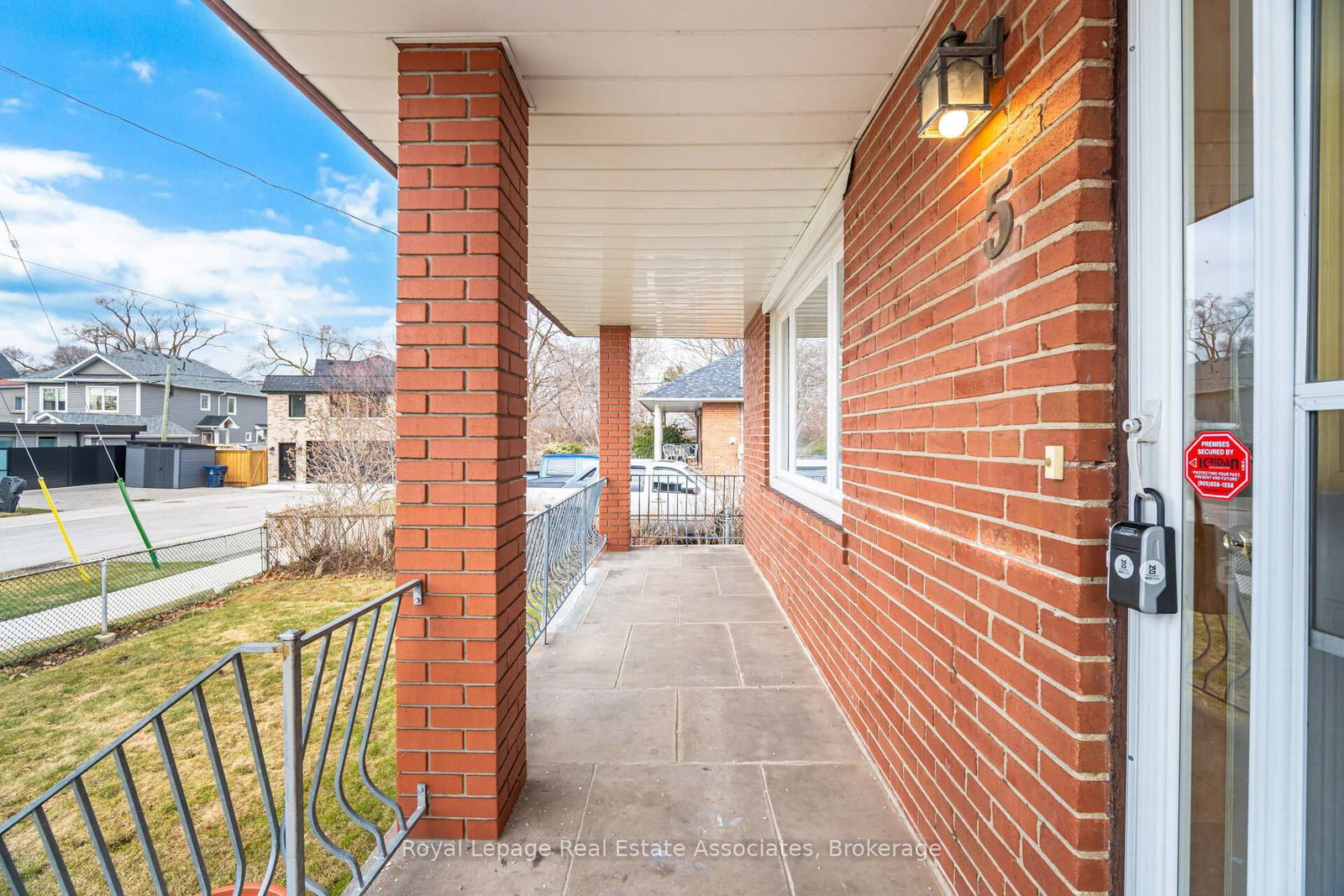 Detached House for sale at 5 Rosewood Avenue, Toronto, Ontario, M8Z 1X3 - Stonegate-Queensway - MLS: W12924746