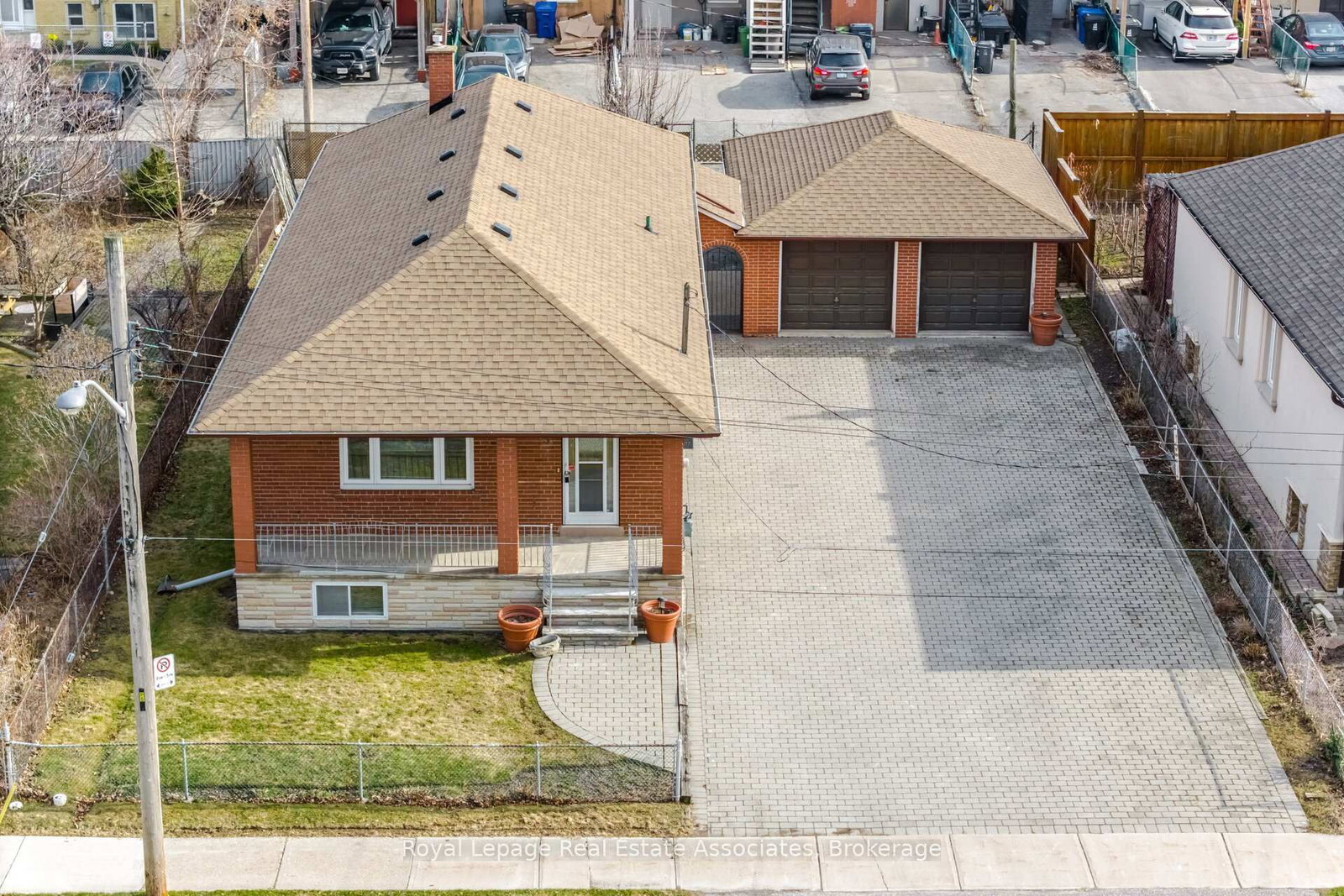 Detached House for sale at 5 Rosewood Avenue, Toronto, Ontario, M8Z 1X3 - Stonegate-Queensway - MLS: W12924746