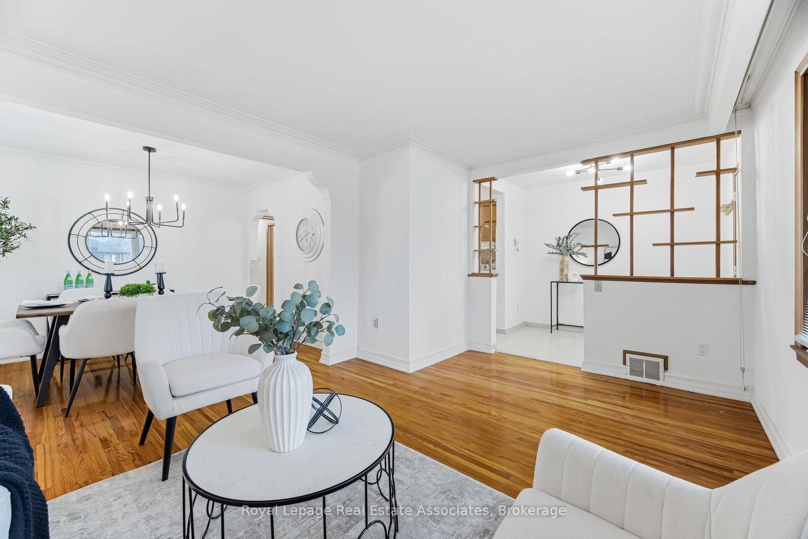 Detached House for sale at 5 Rosewood Avenue, Toronto, Ontario, M8Z 1X3 - Stonegate-Queensway - MLS: W12924746