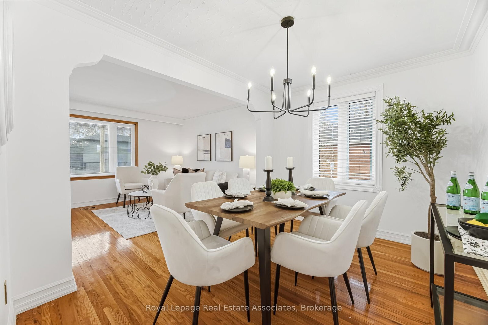 Detached House for sale at 5 Rosewood Avenue, Toronto, Ontario, M8Z 1X3 - Stonegate-Queensway - MLS: W12924746