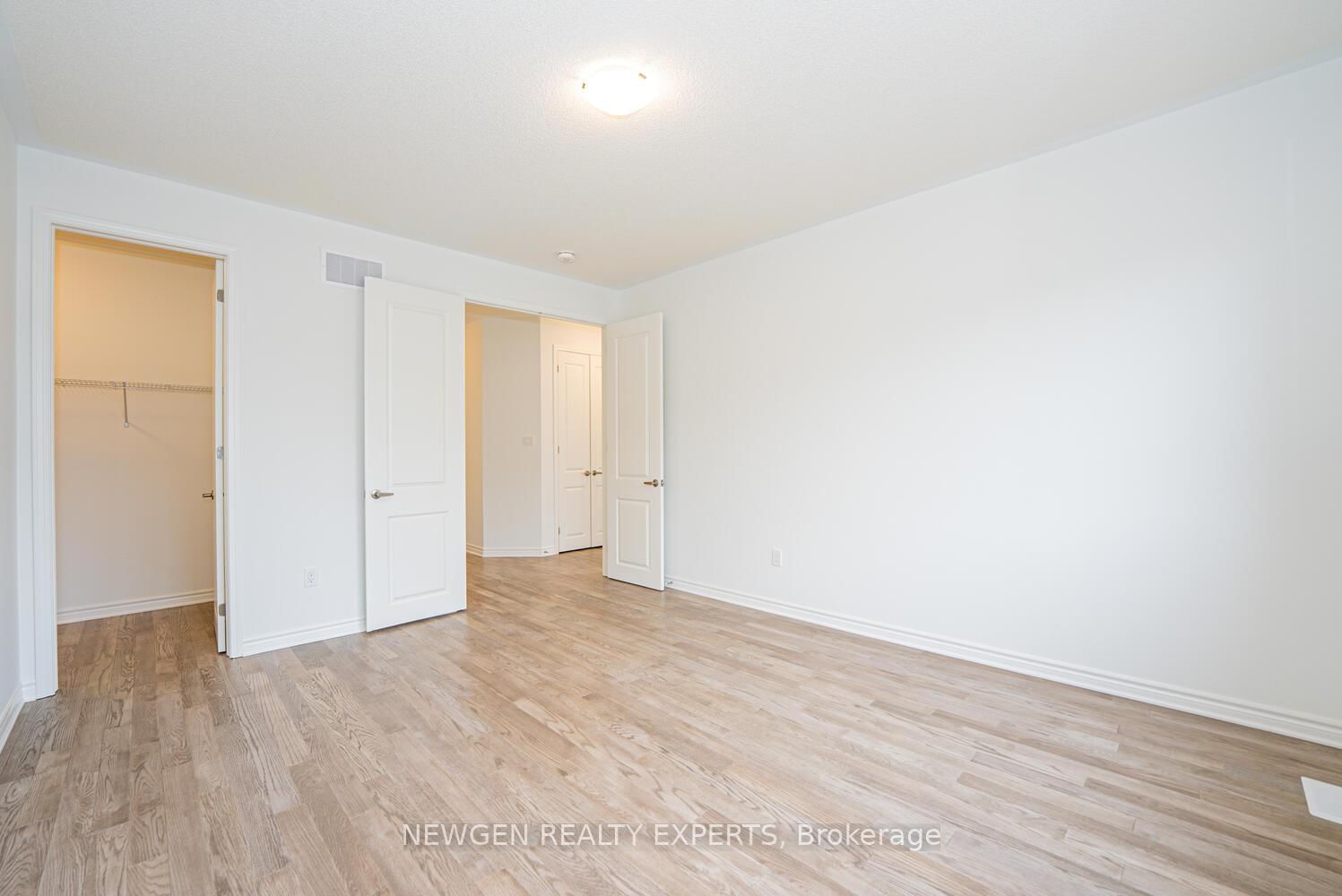 Detached House for sale at 1405 Fourth Line, Milton, Ontario, L9E 0G6 - Bowes - MLS: W12924980