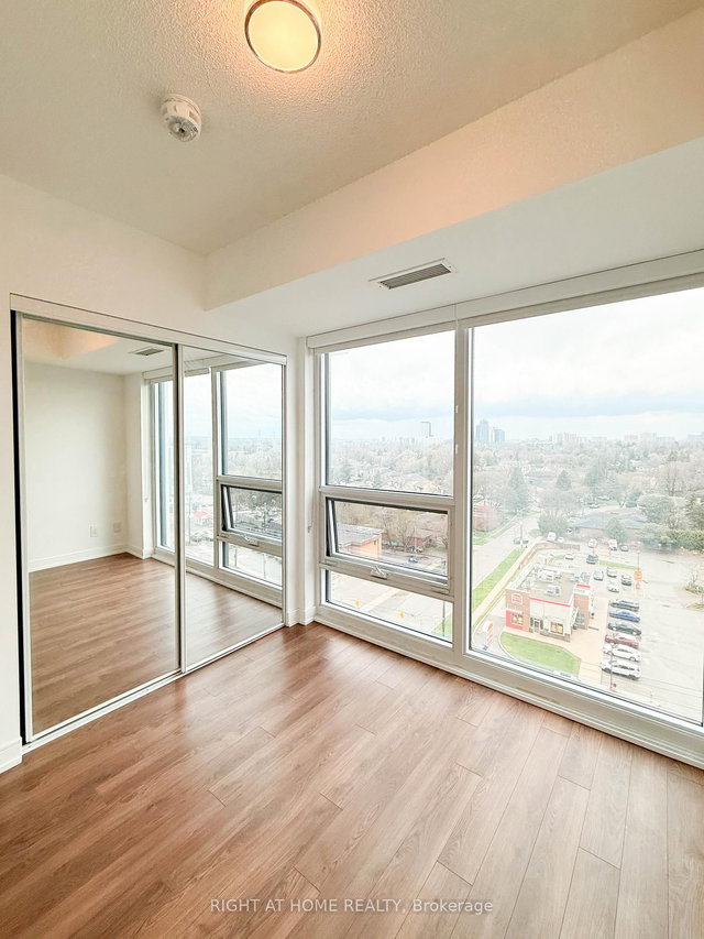 1003 - 30 samuel wood Way