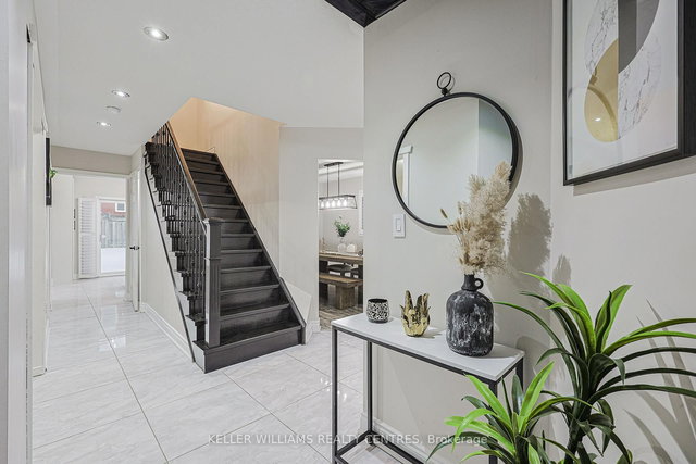 325 Marshall Crescent