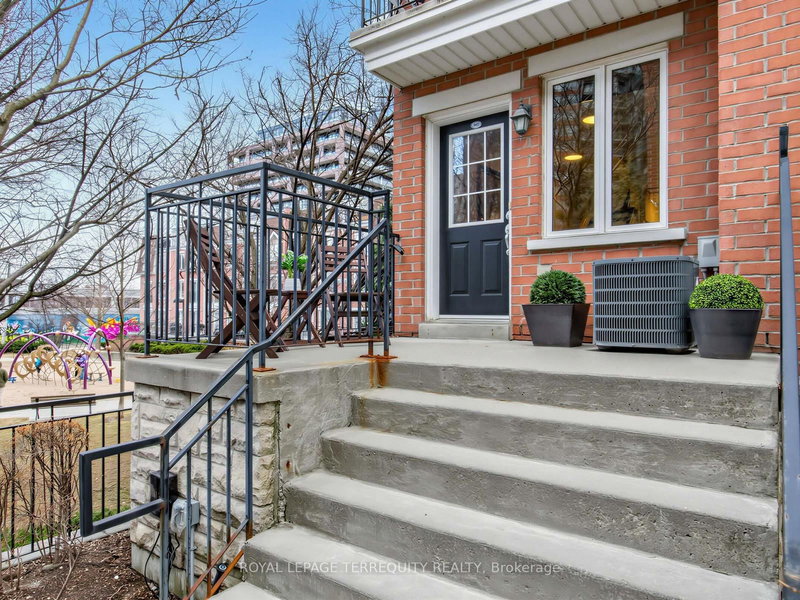 301 - 60 Joe Shuster Way, Toronto, M6K 1Y8 | Image 2