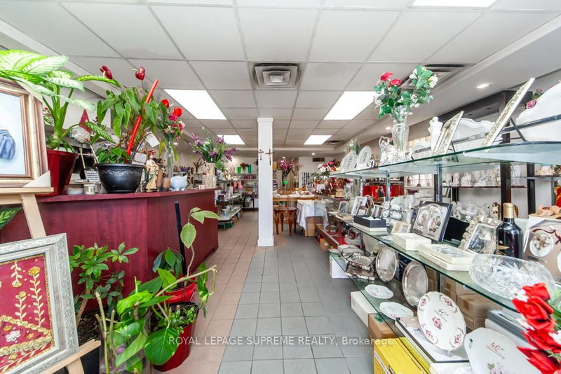 529 Rogers Rd S, Toronto, M6M 1B4 | Image 3