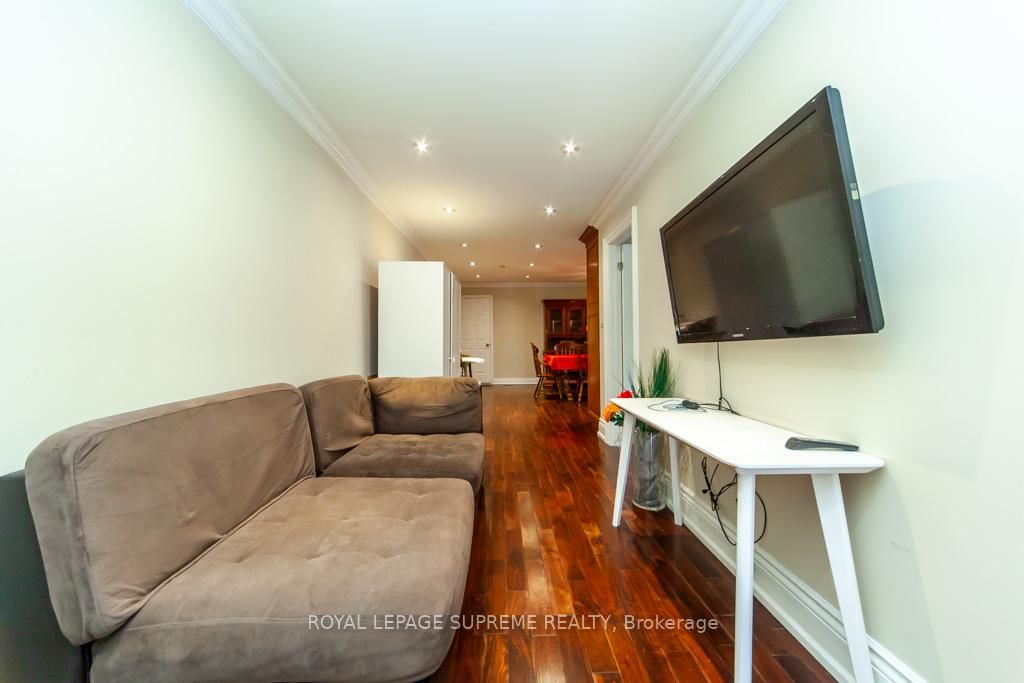 529 Rogers Road S - Photo 11