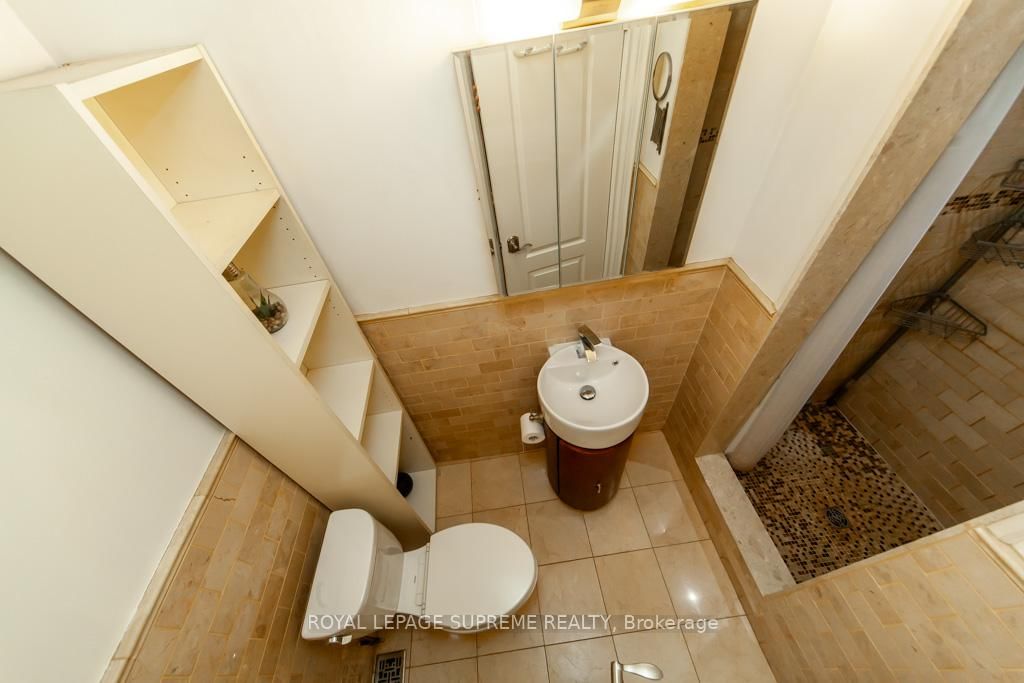 529 Rogers Road S - Photo 18