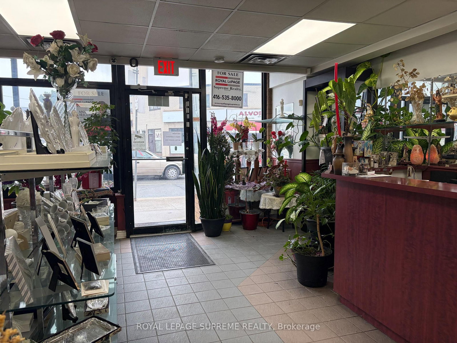 529 Rogers Road S - Photo 4