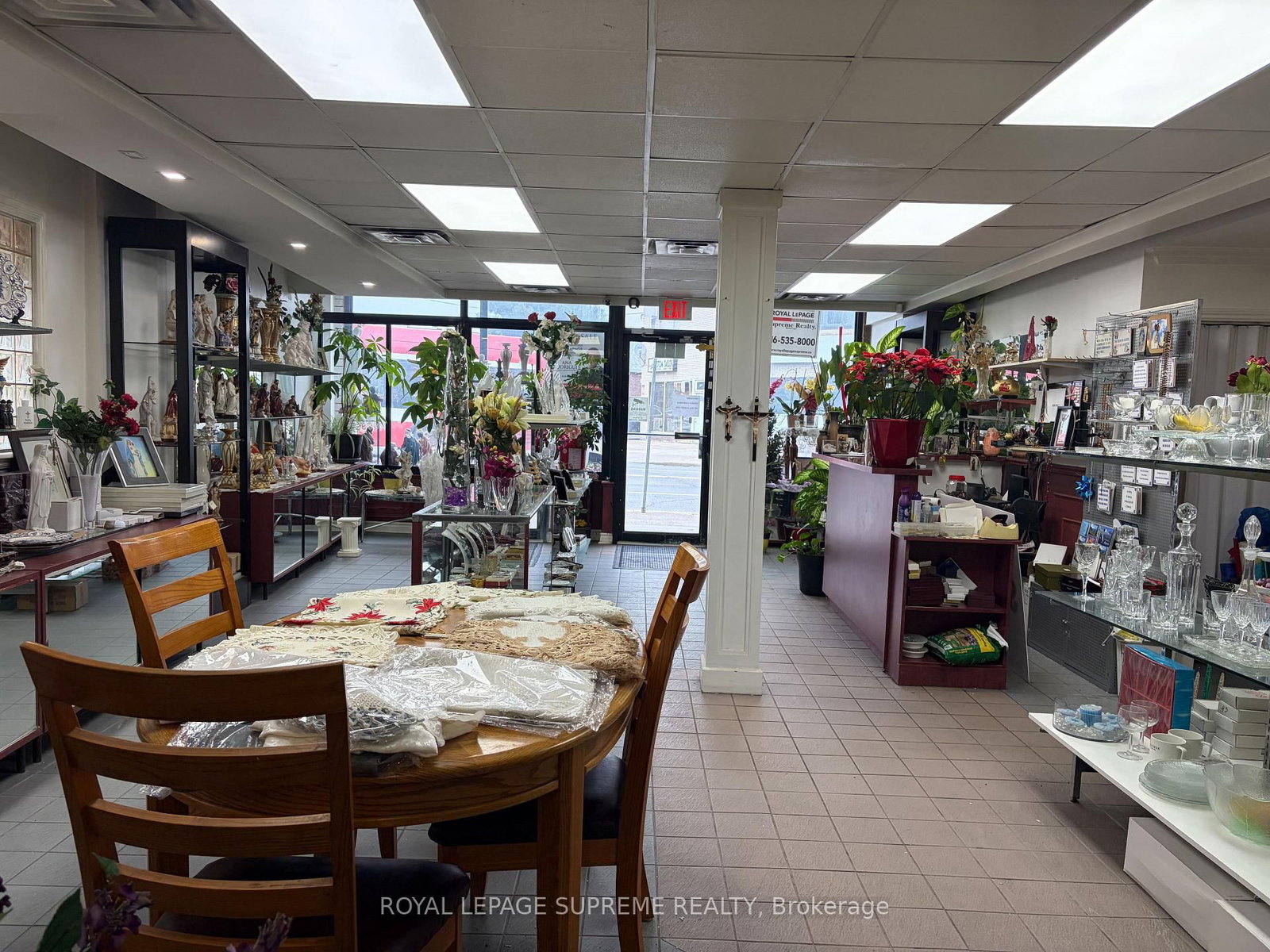 529 Rogers Road S - Photo 5