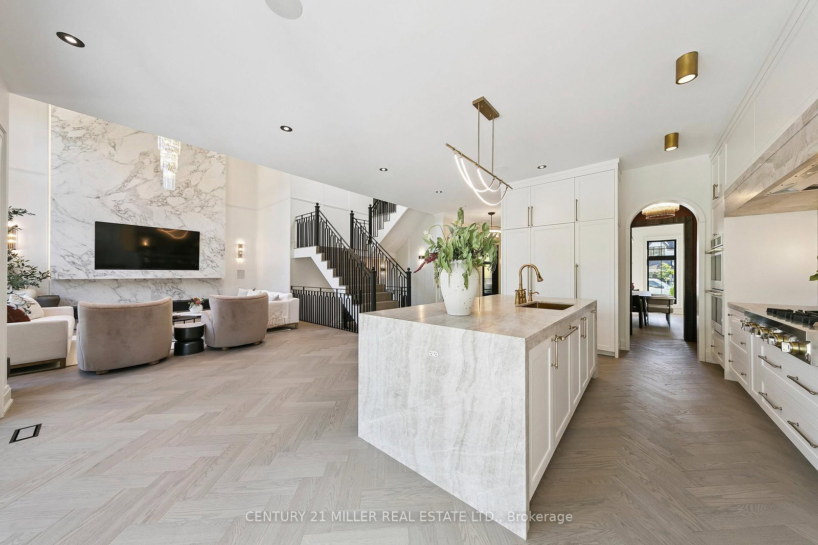 Detached House for sale at 517 Stafford Drive, Oakville, Ontario, L6L 4M4 - West - MLS: W12925558