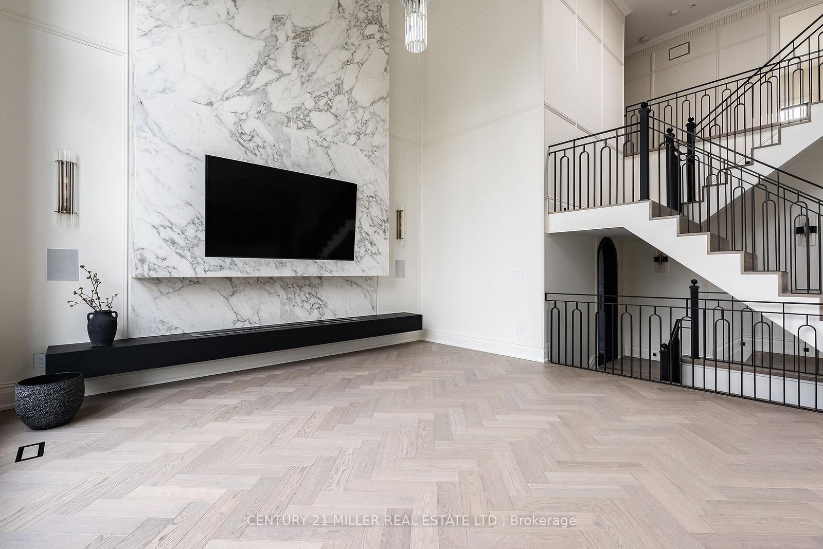 Detached House for sale at 517 Stafford Drive, Oakville, Ontario, L6L 4M4 - West - MLS: W12925558