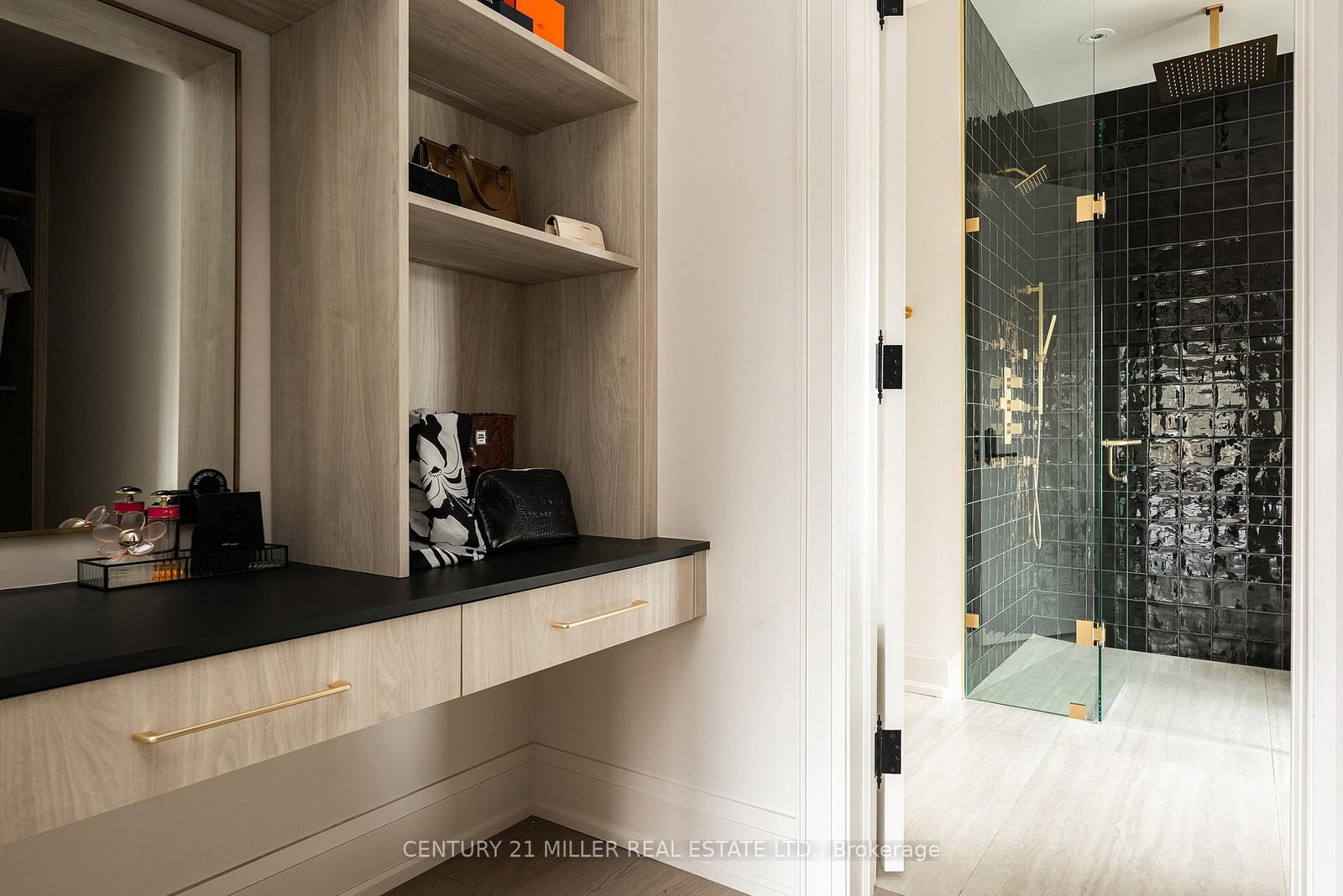 Detached House for sale at 517 Stafford Drive, Oakville, Ontario, L6L 4M4 - West - MLS: W12925558