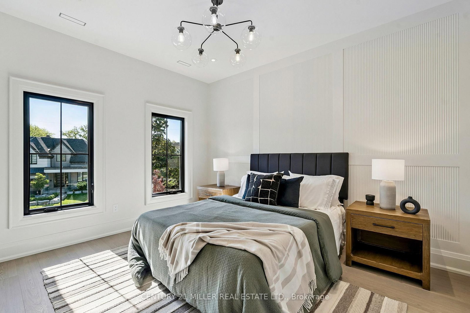 Detached House for sale at 517 Stafford Drive, Oakville, Ontario, L6L 4M4 - West - MLS: W12925558