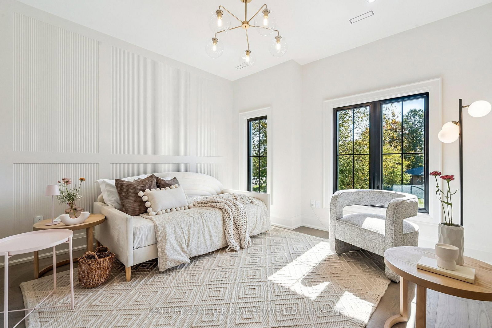 Detached House for sale at 517 Stafford Drive, Oakville, Ontario, L6L 4M4 - West - MLS: W12925558