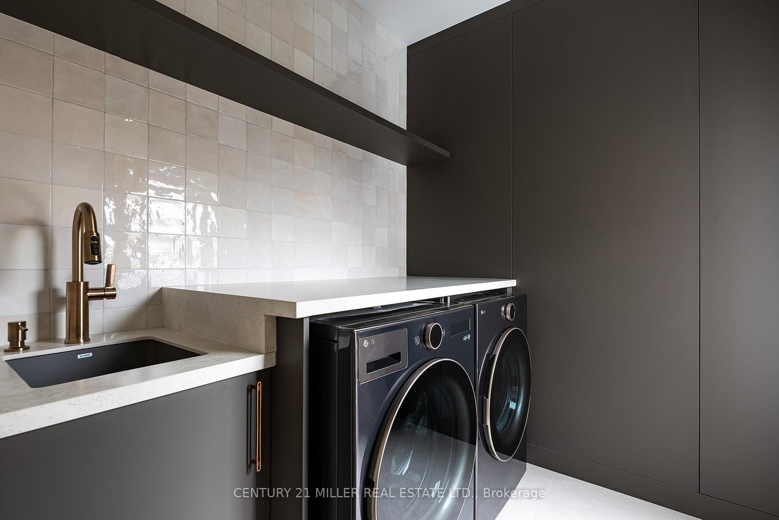 Detached House for sale at 517 Stafford Drive, Oakville, Ontario, L6L 4M4 - West - MLS: W12925558