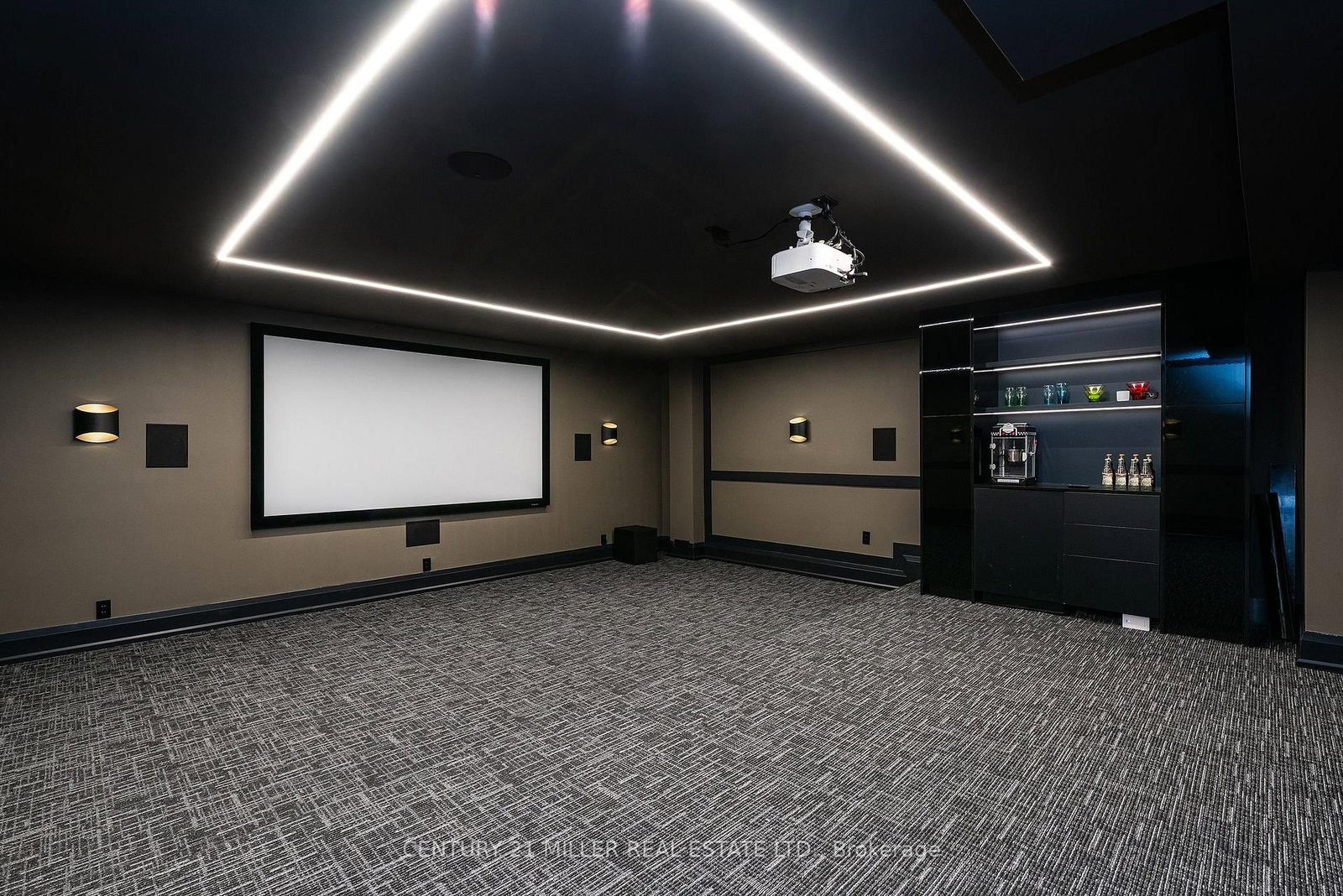 Detached House for sale at 517 Stafford Drive, Oakville, Ontario, L6L 4M4 - West - MLS: W12925558