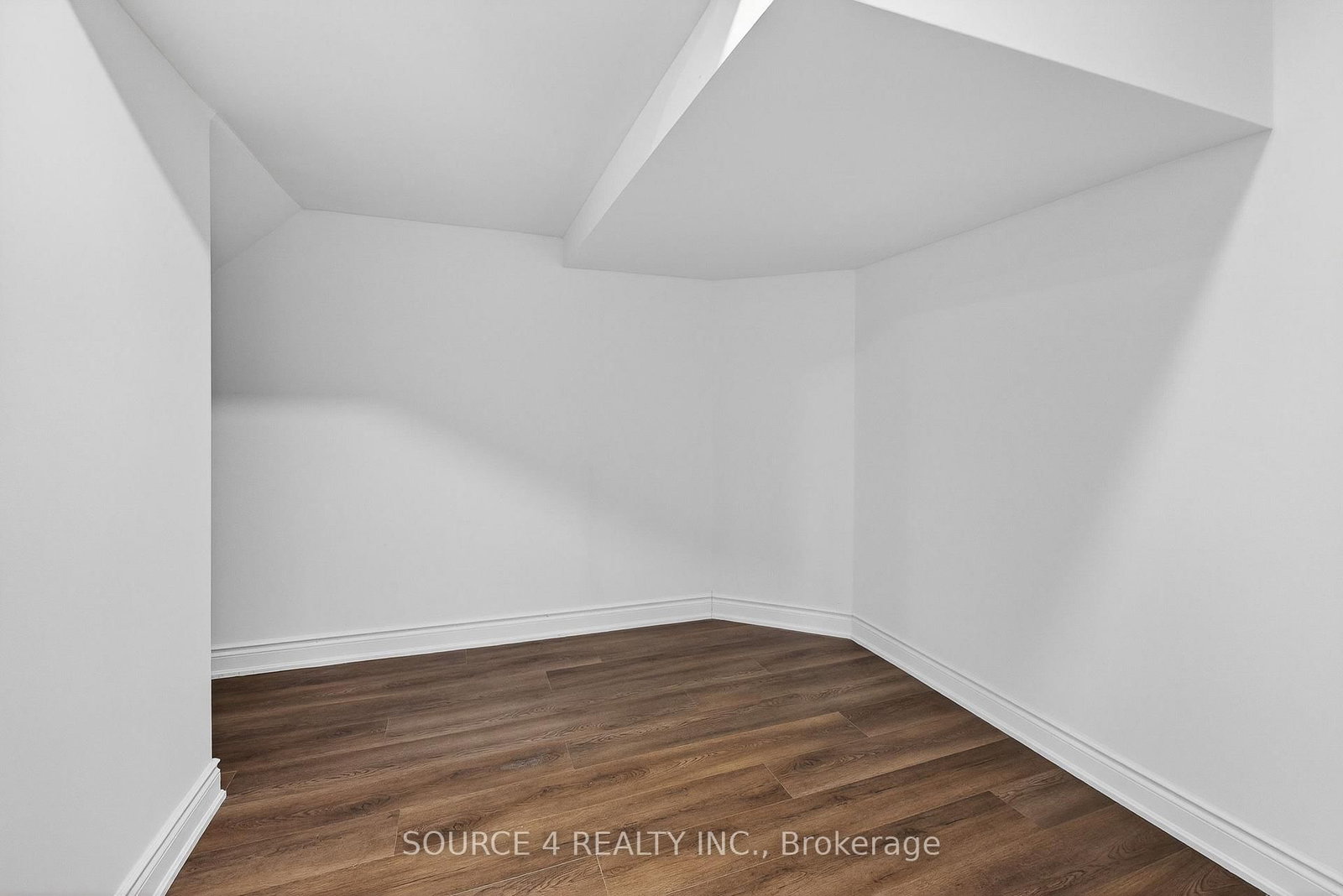 Semi-Detached House for sale at 19 Rainy Dale Road, Brampton, Ontario, L6V 4S7 - Madoc - MLS: W12925566