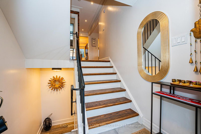 145 - 1050 Shawnmarr Rd, Mississauga, L5H 3V1 | Image 2