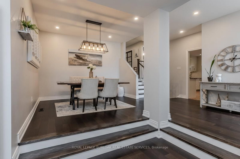 2360 Cavendish Dr, Burlington, L7P 3B4 | Image 3