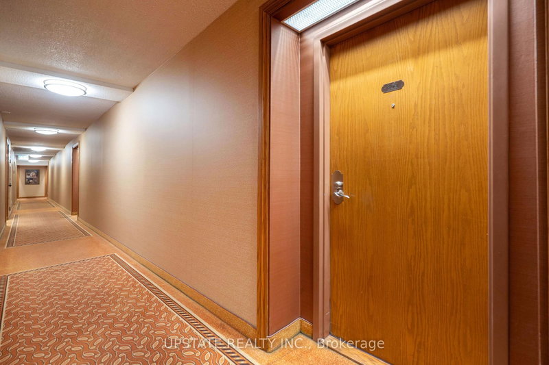 306 - 310 Mill St S, Brampton, L6Y 3B1 | Image 3