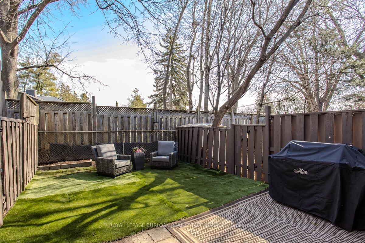 Townhouse for sale at 621 Francis Road, Burlington, Ontario, L7T 3X6 - LaSalle - MLS: W12926172