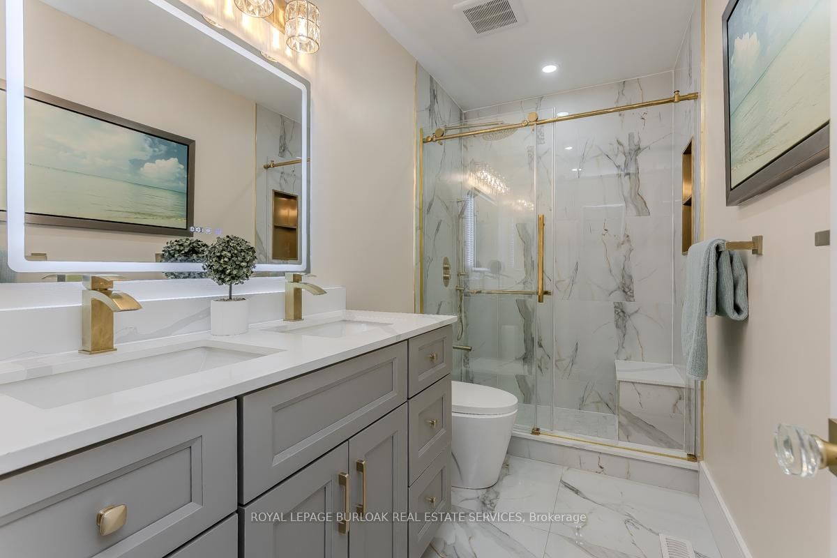 Townhouse for sale at 621 Francis Road, Burlington, Ontario, L7T 3X6 - LaSalle - MLS: W12926172