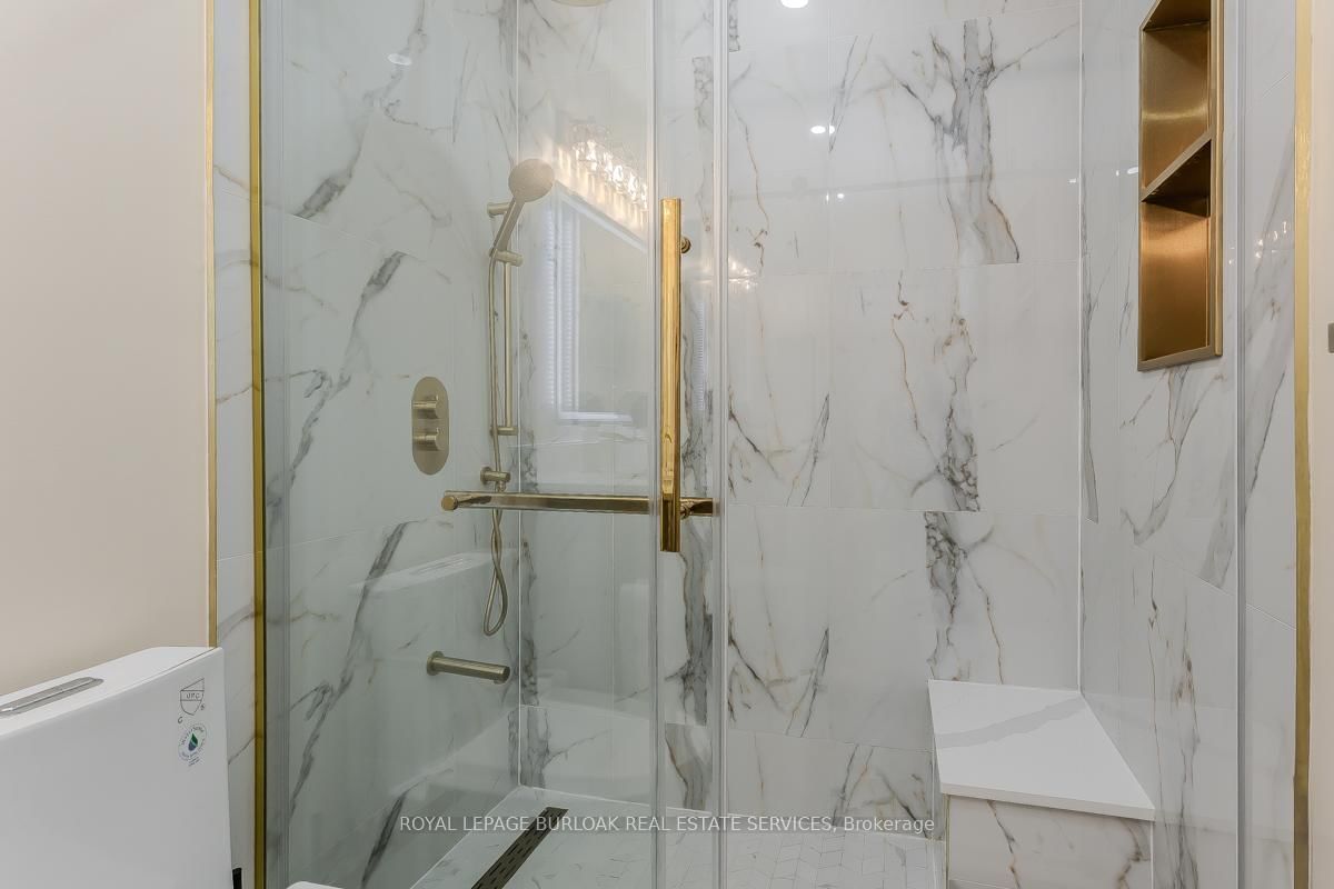 Townhouse for sale at 621 Francis Road, Burlington, Ontario, L7T 3X6 - LaSalle - MLS: W12926172