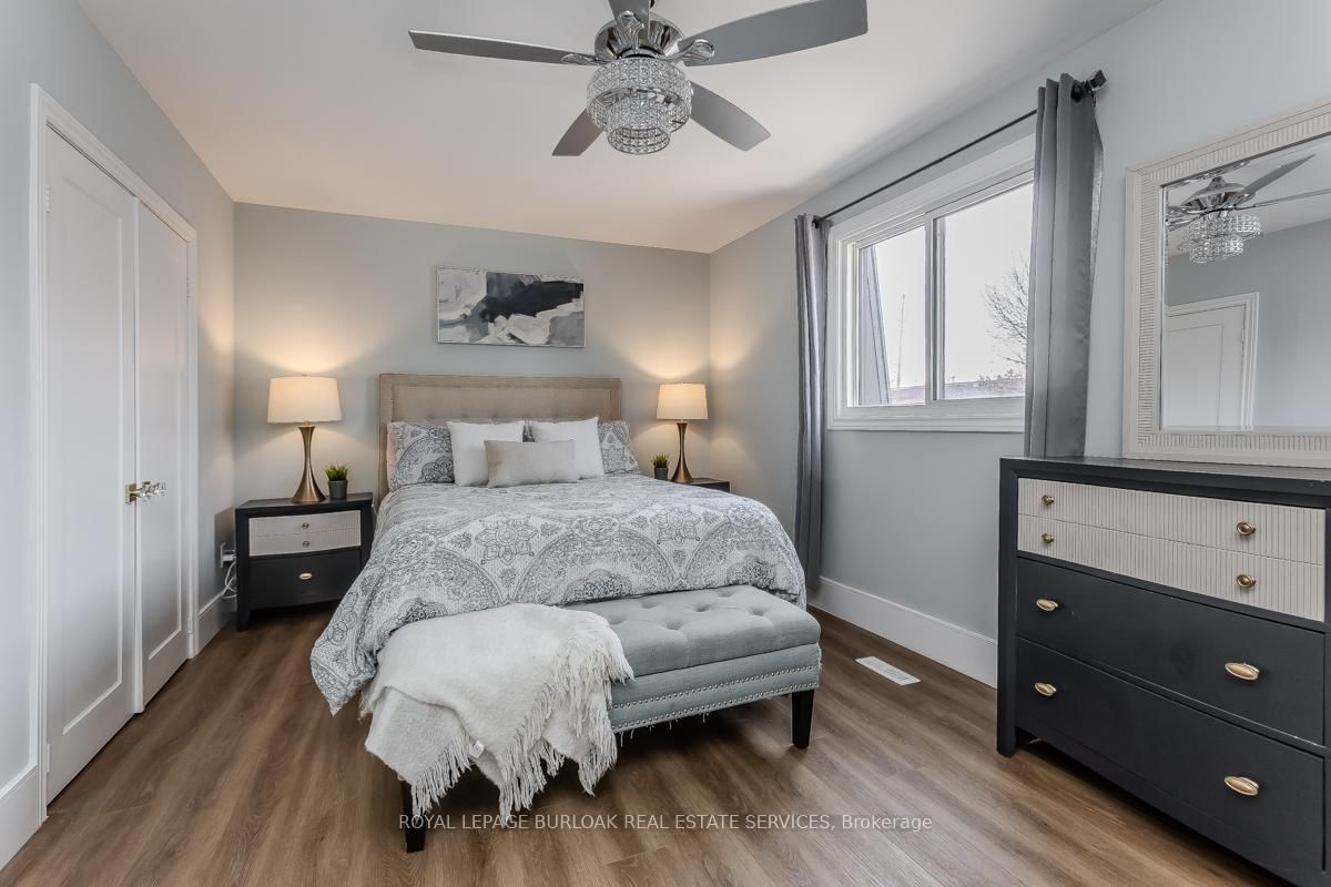 Townhouse for sale at 621 Francis Road, Burlington, Ontario, L7T 3X6 - LaSalle - MLS: W12926172