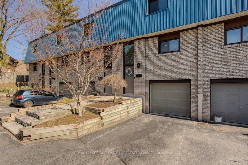 621 Francis Rd, Burlington, L7T 3X6 | Image 3