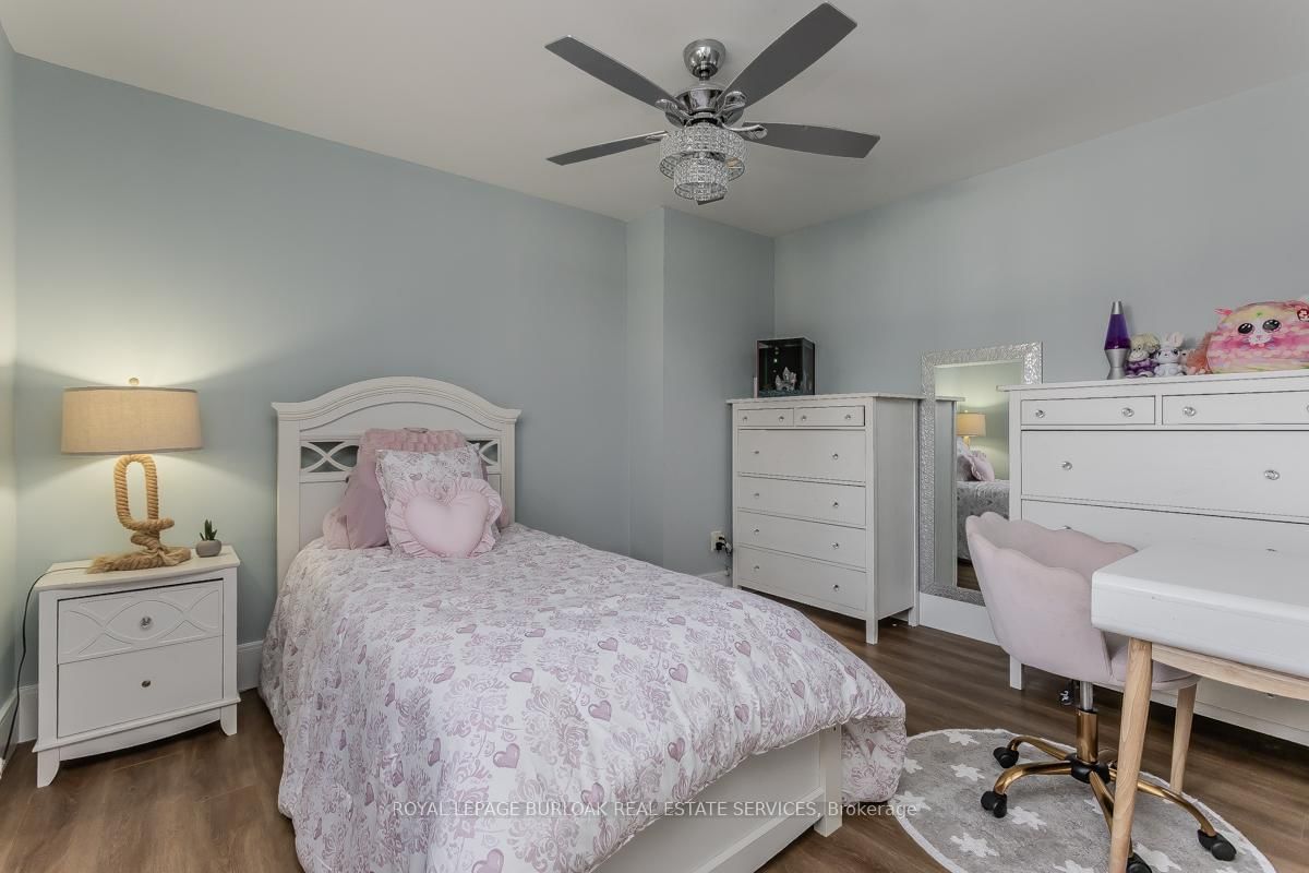 Townhouse for sale at 621 Francis Road, Burlington, Ontario, L7T 3X6 - LaSalle - MLS: W12926172