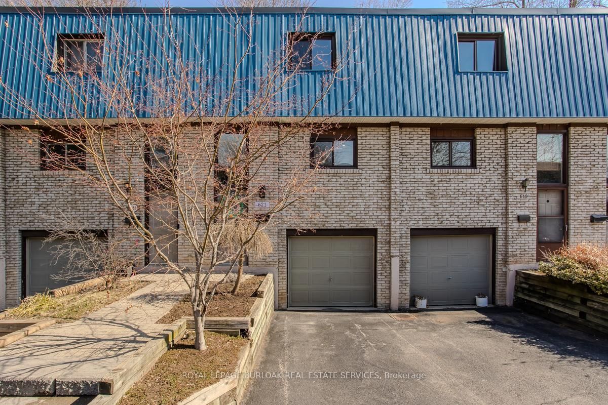 Townhouse for sale at 621 Francis Road, Burlington, Ontario, L7T 3X6 - LaSalle - MLS: W12926172