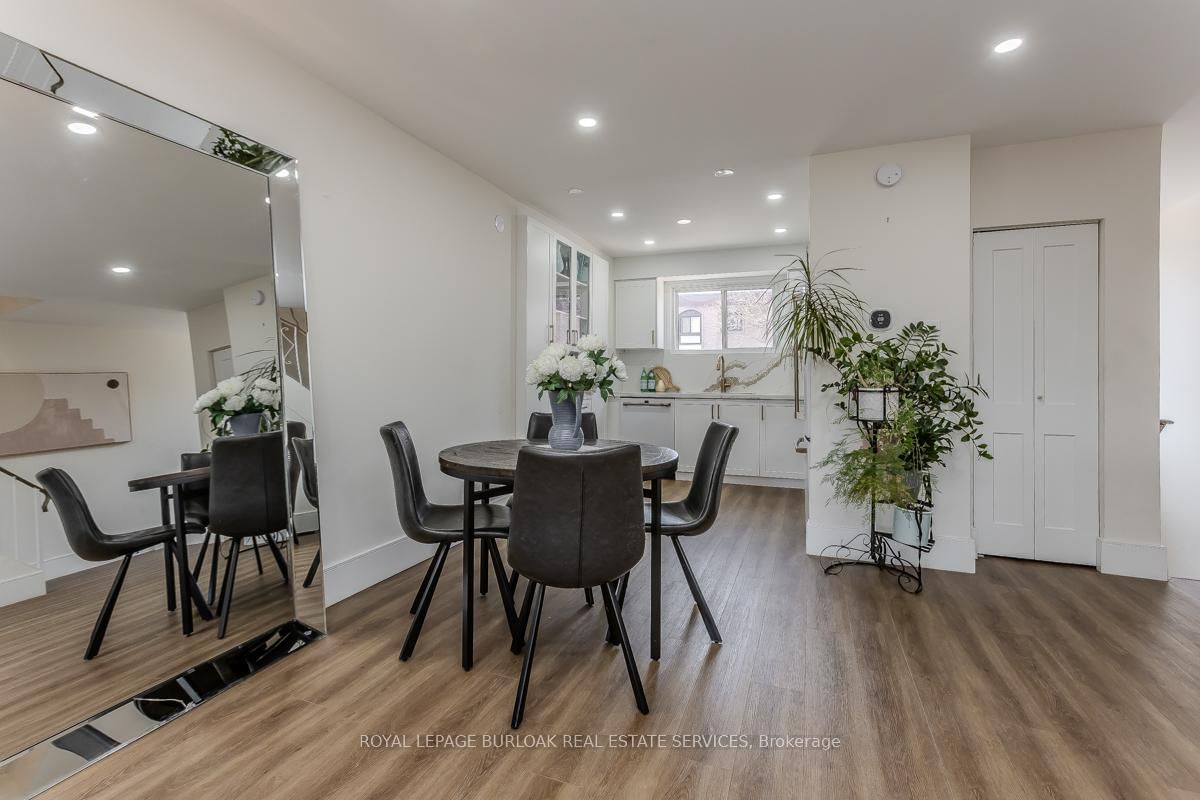 Townhouse for sale at 621 Francis Road, Burlington, Ontario, L7T 3X6 - LaSalle - MLS: W12926172