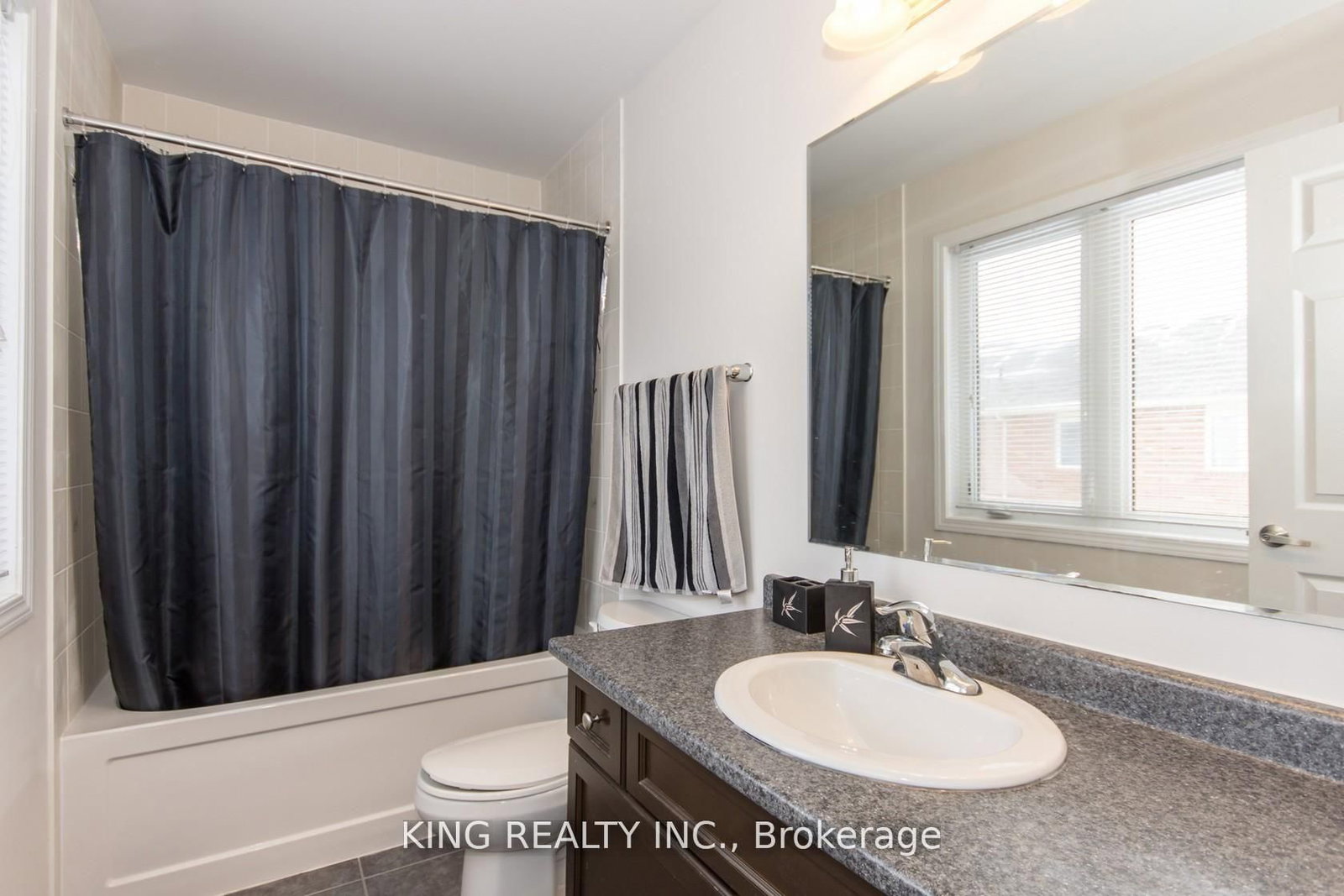 Detached House for lease at 230 Cedric Terrace, Milton, Ontario, L9T 8P1 - Harrison - MLS: W12926208