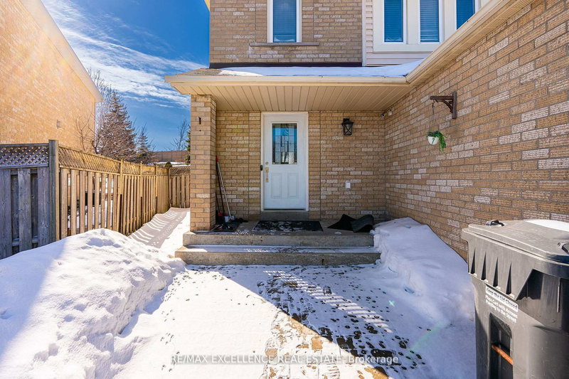 46 Nectarine Cres, Brampton, L6S 5Z1 | Image 2