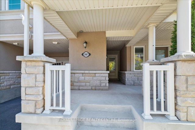 3087 Mistletoe Gardens