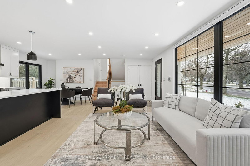 5135 Mulberry Dr, Burlington, L7L 3P5 | Image 3