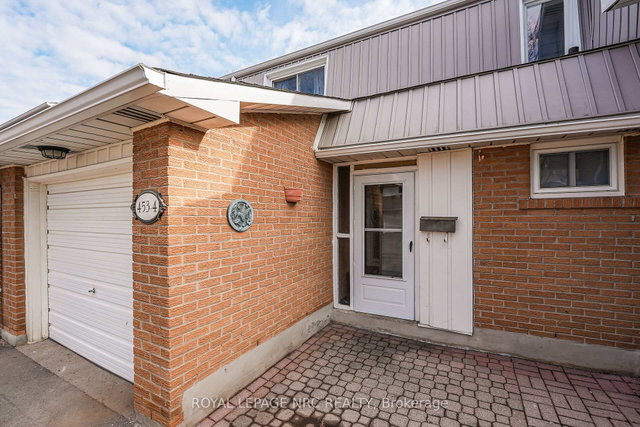 4 - 453 Woodview Road