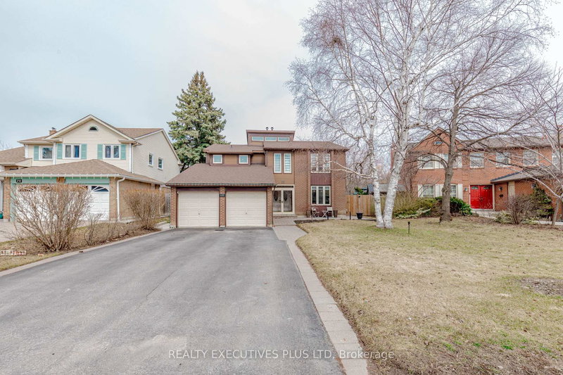 68 Leander St, Brampton, L6S 3M7 | Image 2